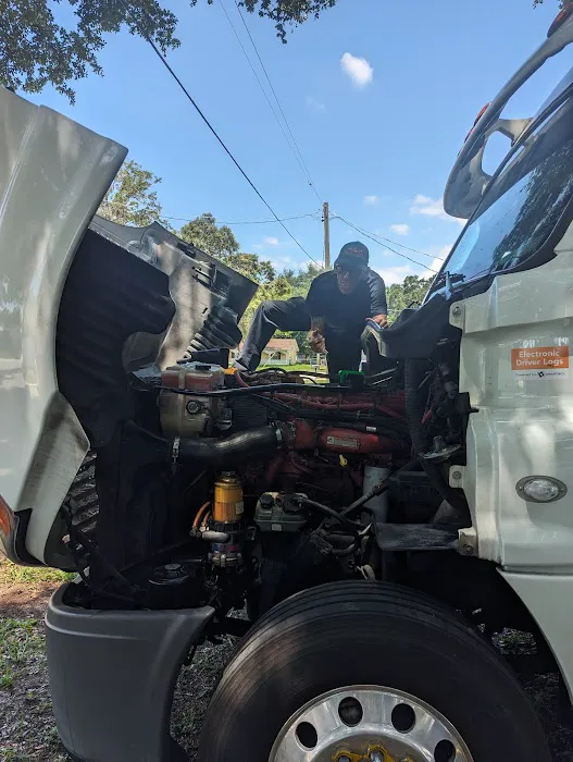 MEC Truck Repair & Road Side Services Llc 2