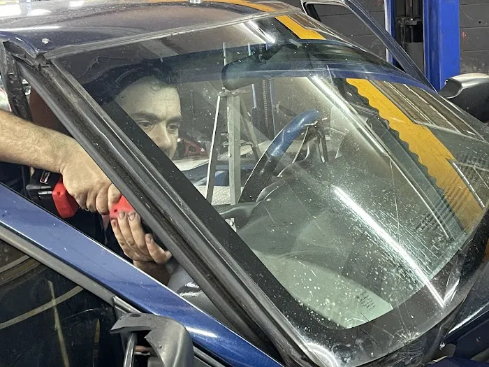 Speedy Auto Glass 5