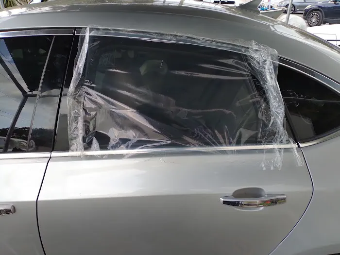 813 Auto Glass 4