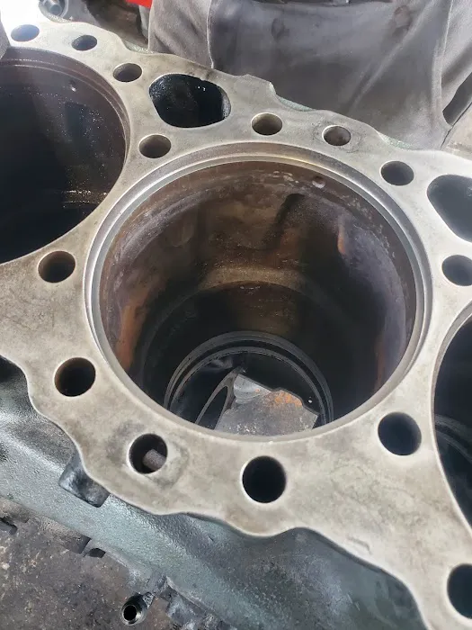 Pineda's Trucks Repair LLC 8