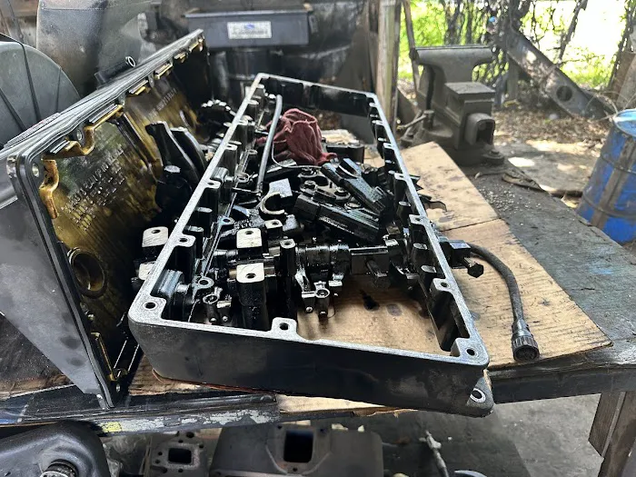 Pineda's Trucks Repair LLC 5