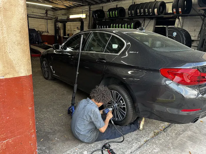 Riverview Tire & Auto Service 0