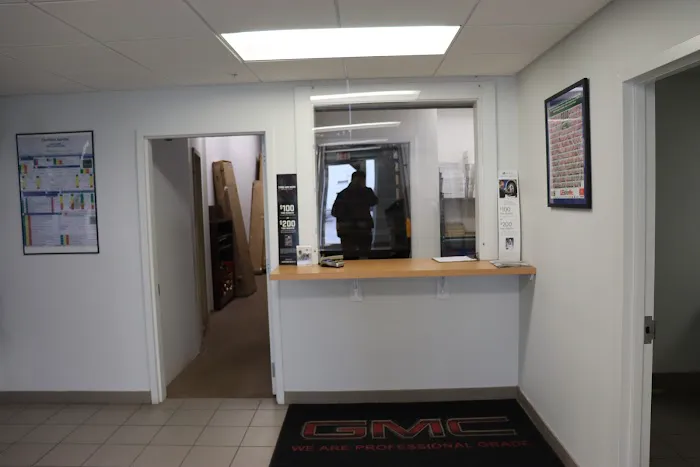 Lee GMC Truck Parts Center 0