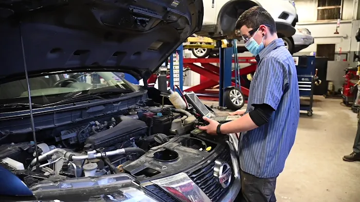 Lee Nissan Auburn Service 9