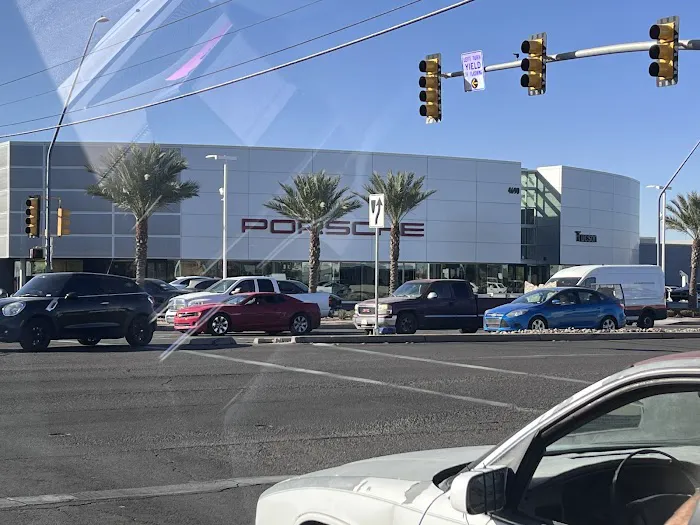 Porsche Tucson Service 9