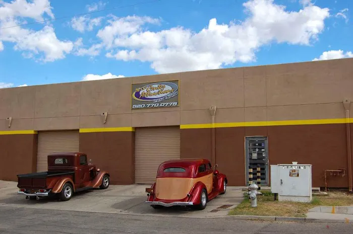 Max's Center Attractions 0