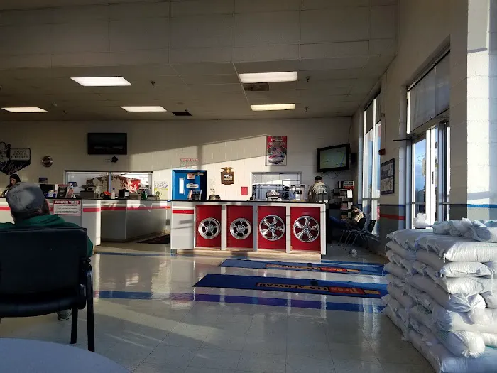 Les Schwab Tire Center 3