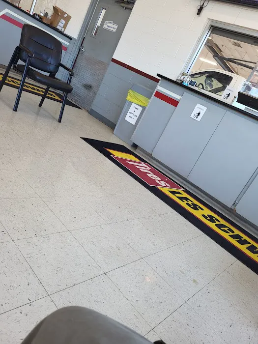 Les Schwab Tire Center 5