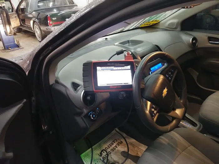 Roy's Complete Auto Repair 0