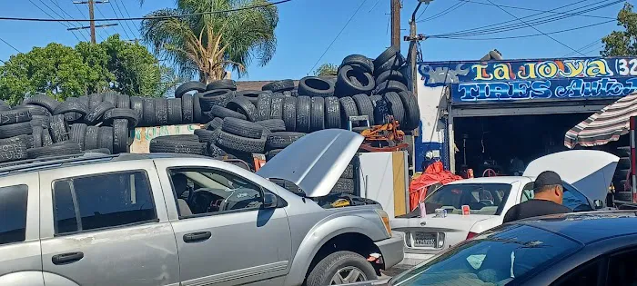 La Joya Auto Repair & Tire Shop 3