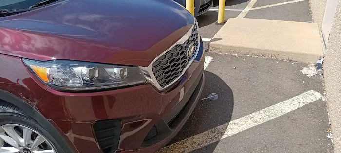 Gus' CARSTAR Collision 0