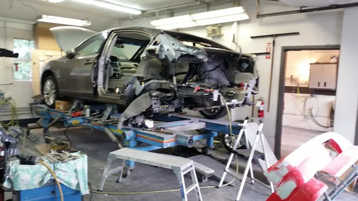 Gus' CARSTAR Collision 2