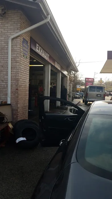 Rossi's Tire and Service 1