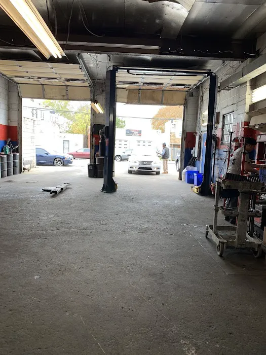 Lee's Complete Auto Services 0
