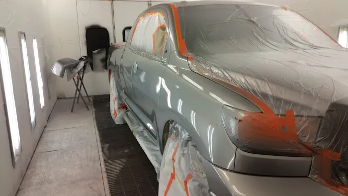 Stu's Collision Center 4