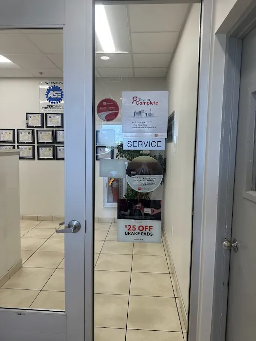 Service Center at Holman Toyota 3