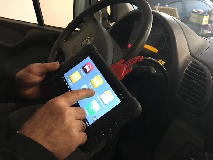 AKRA AUTO REPAIR 1