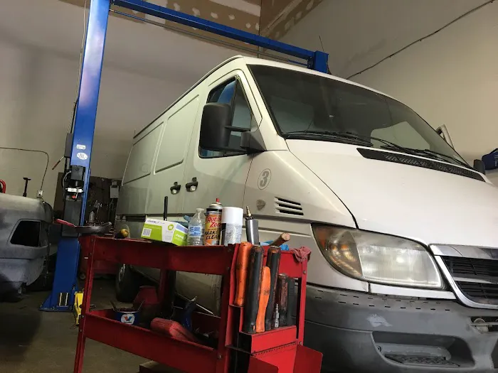AKRA AUTO REPAIR 4