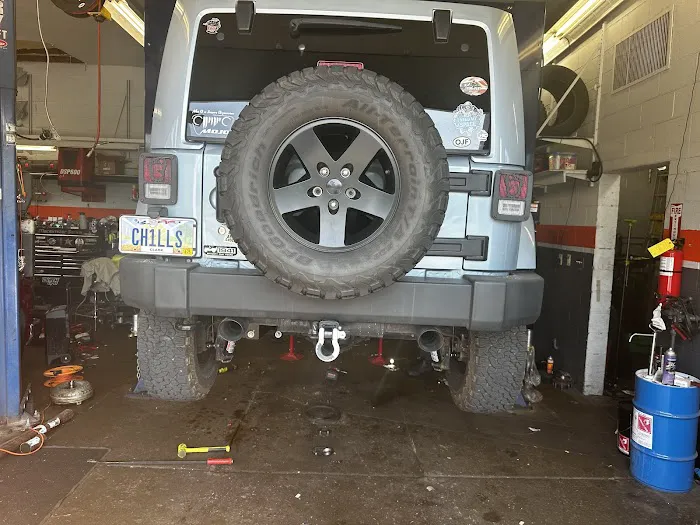 Exuberant 4x4 & More 0