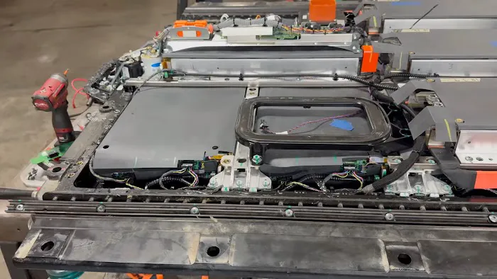 Hybrid EV Masters Garage 8