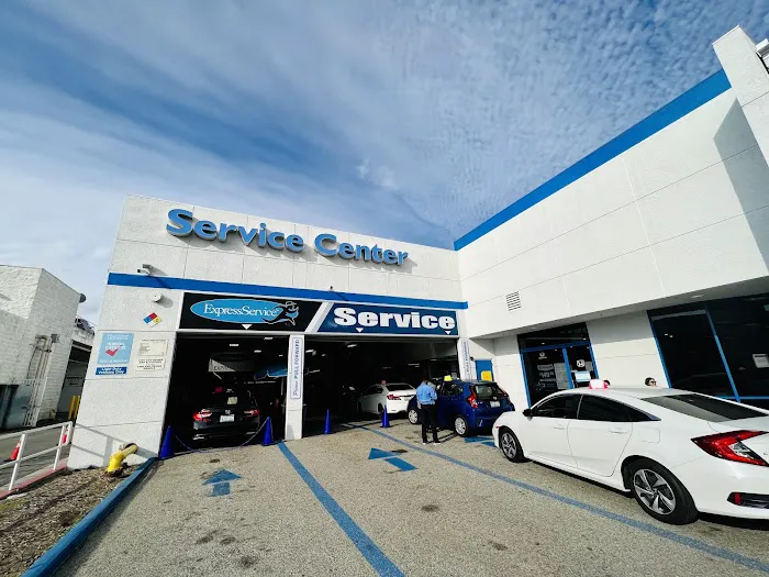 Service Department at Culver City Honda 4