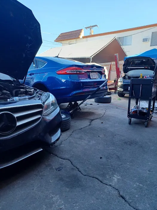 United Auto Repair 6