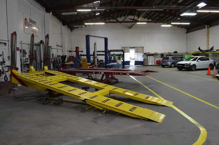 SE Autobody / Collision Center 1