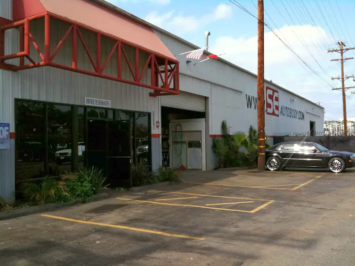 SE Autobody / Collision Center 6