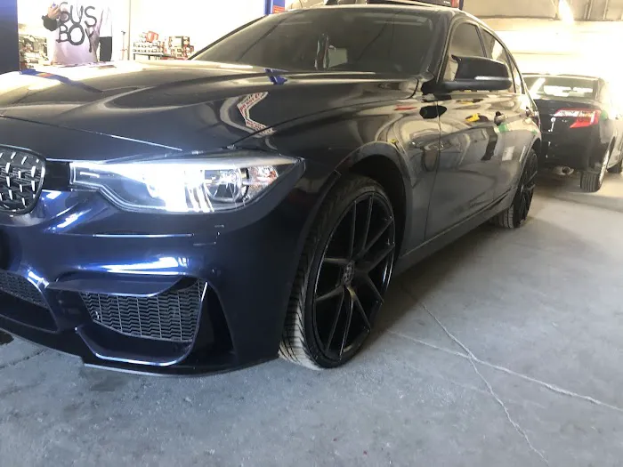 International Auto Body & Collision 0