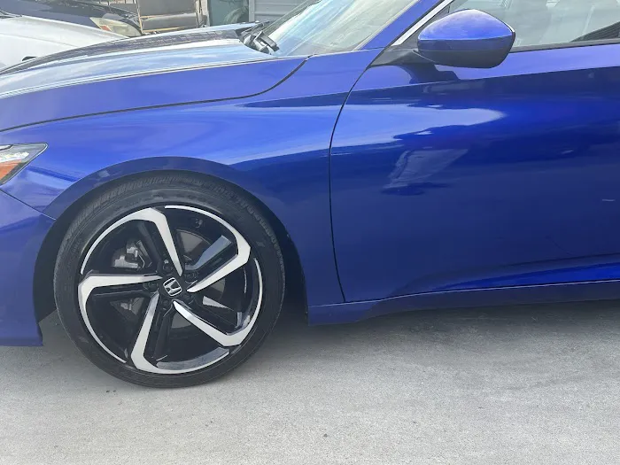 International Auto Body & Collision 8