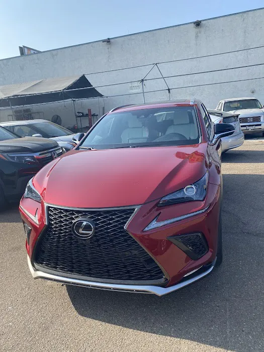 International Auto Body & Collision 9
