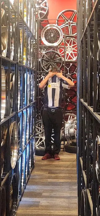 Noah's Tires Shop 1