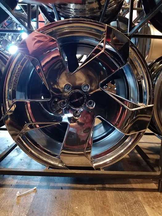 Noah's Tires Shop 4