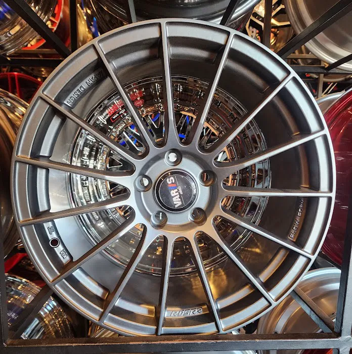 Noah's Tires Shop 8