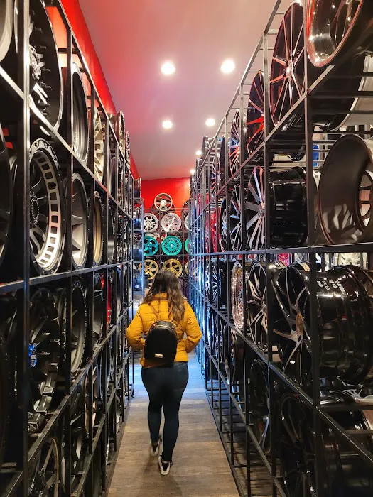 Noah's Tires Shop 6