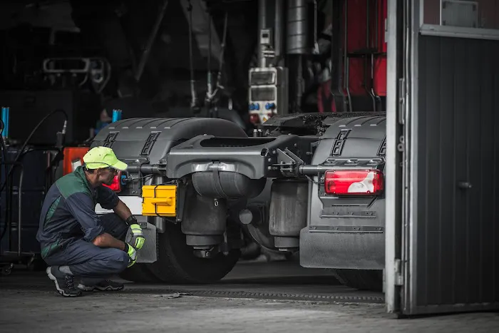 I-55 Truck and Trailer Repair 3