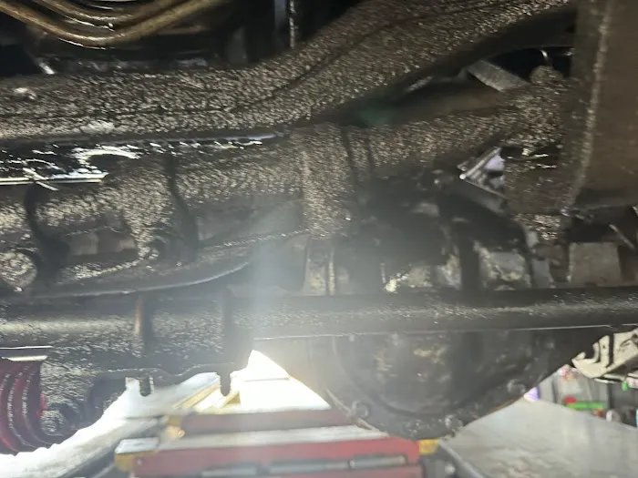 SpeeDee Oil Change & Auto Service 3