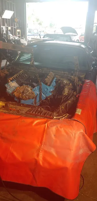 R & D Automotive and wrecker 6