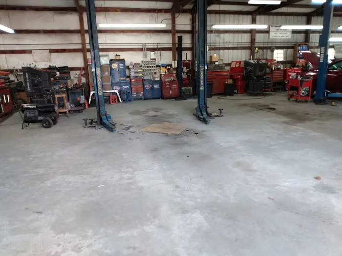 Hough's Garage 7