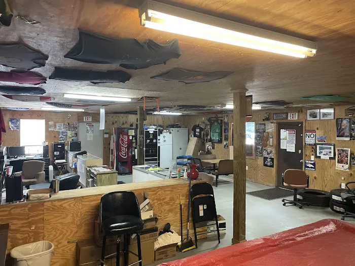 Jiggie's R&J Mechanic Shop 2