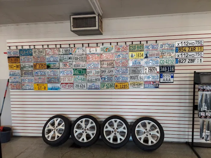 Dave's Tire and Auto 1
