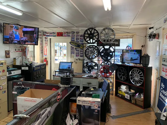 Maiden Tire And Wheel 9