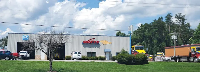 Skeets Auto Body Repair, Wrecker and Hauling 0