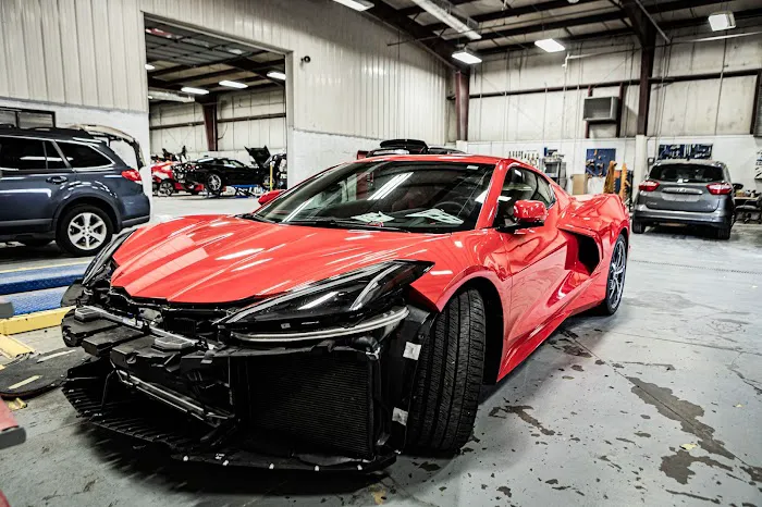 Everett Collision Center 0
