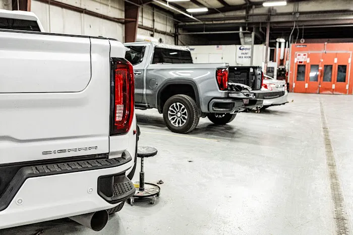 Everett Collision Center 5