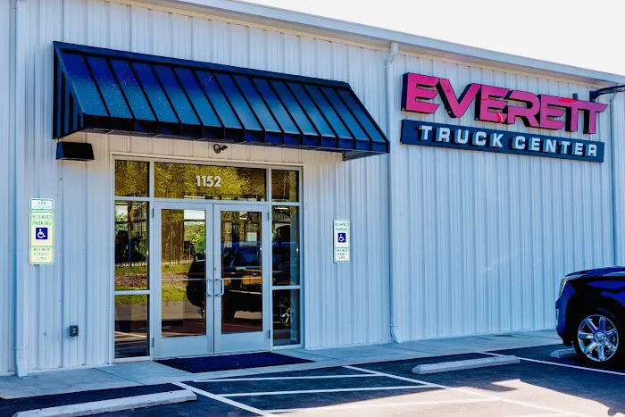 Everett Truck Center 3