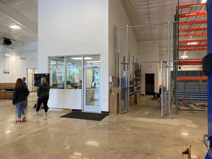 Everett Truck Center 8