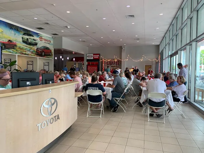 Mike Johnson's Hickory Toyota Service Center 3