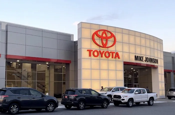 Mike Johnson's Hickory Toyota Service Center 2