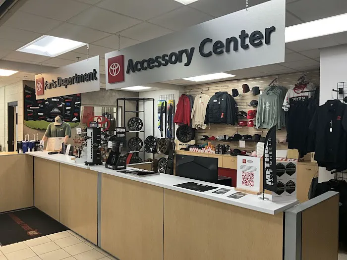 Mike Johnson's Hickory Toyota Service Center 7
